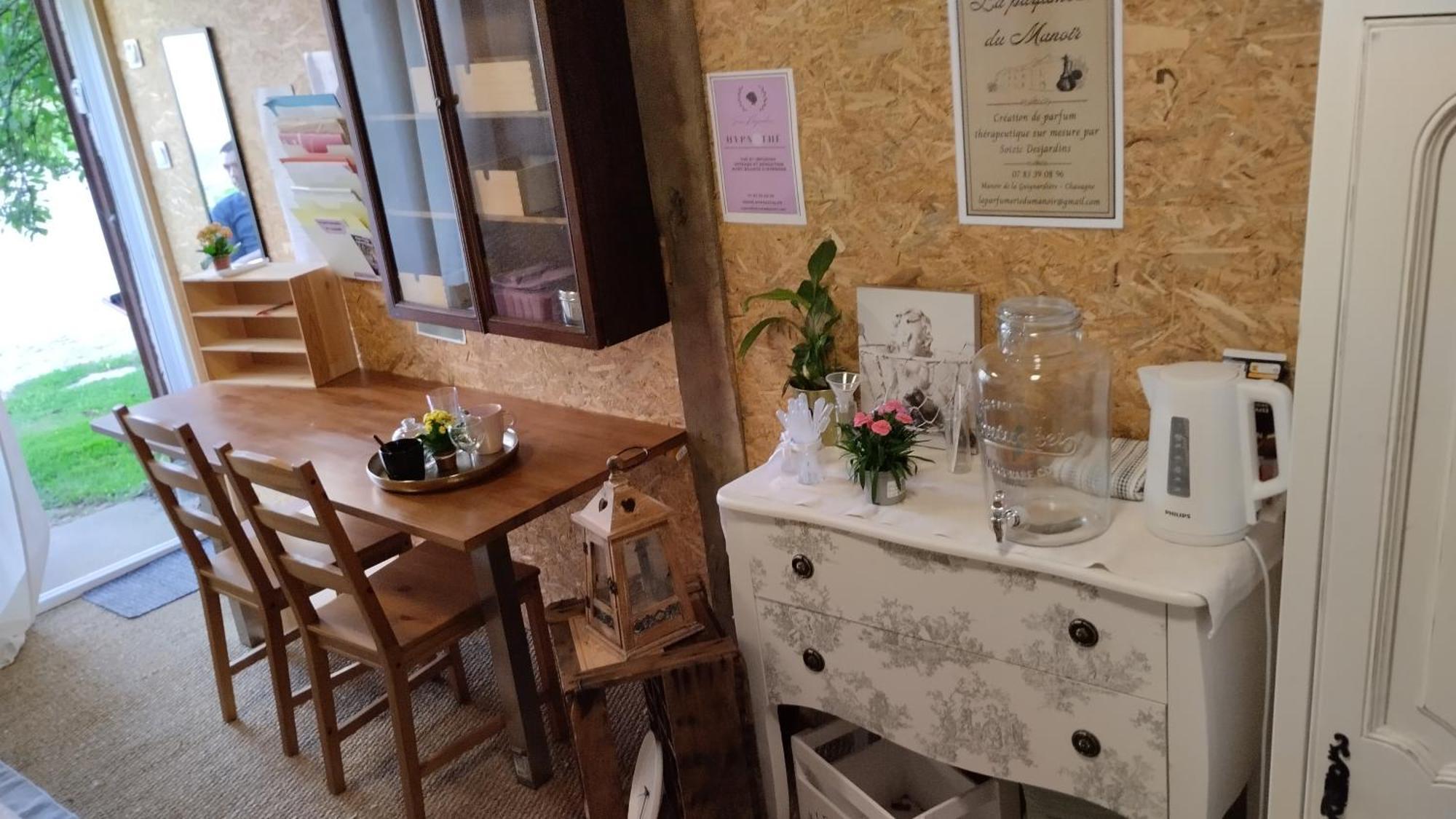 Le Laboratoire Shabby Chic De La Parfumerie Du Manoir Chavagne المظهر الخارجي الصورة